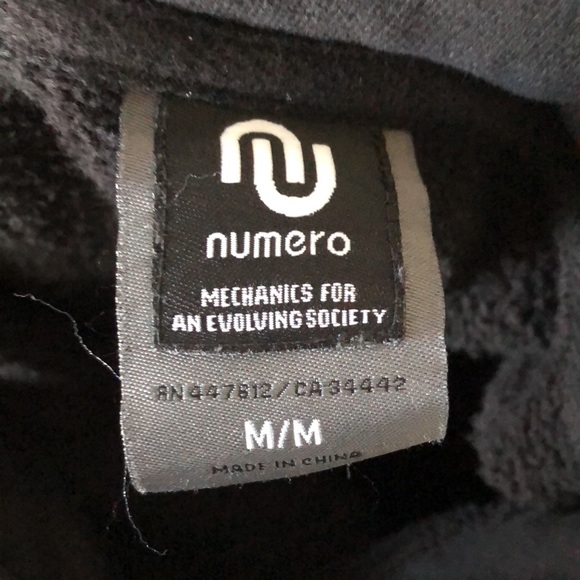Numero Canada Inspired Hoodie in Black - Men’s size M - Picture 8 of 8